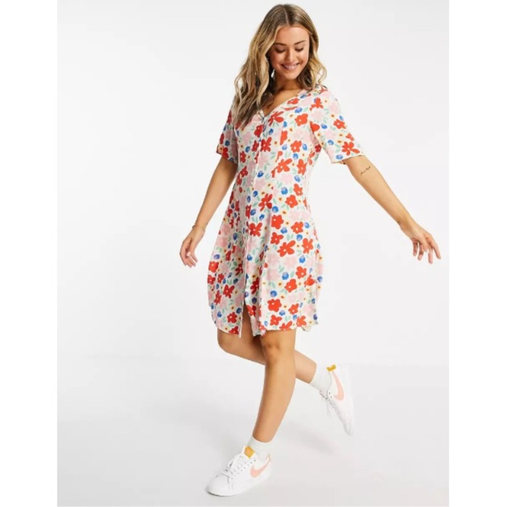Monki Womens Winona Mini Smock Dress With Button Through In Floral Print Small
